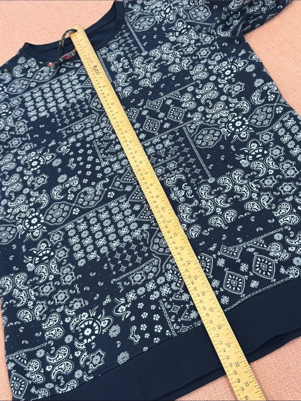 Large wm’s Paisley Print Pullover in dark navy blue & White - Picture 10 of 16